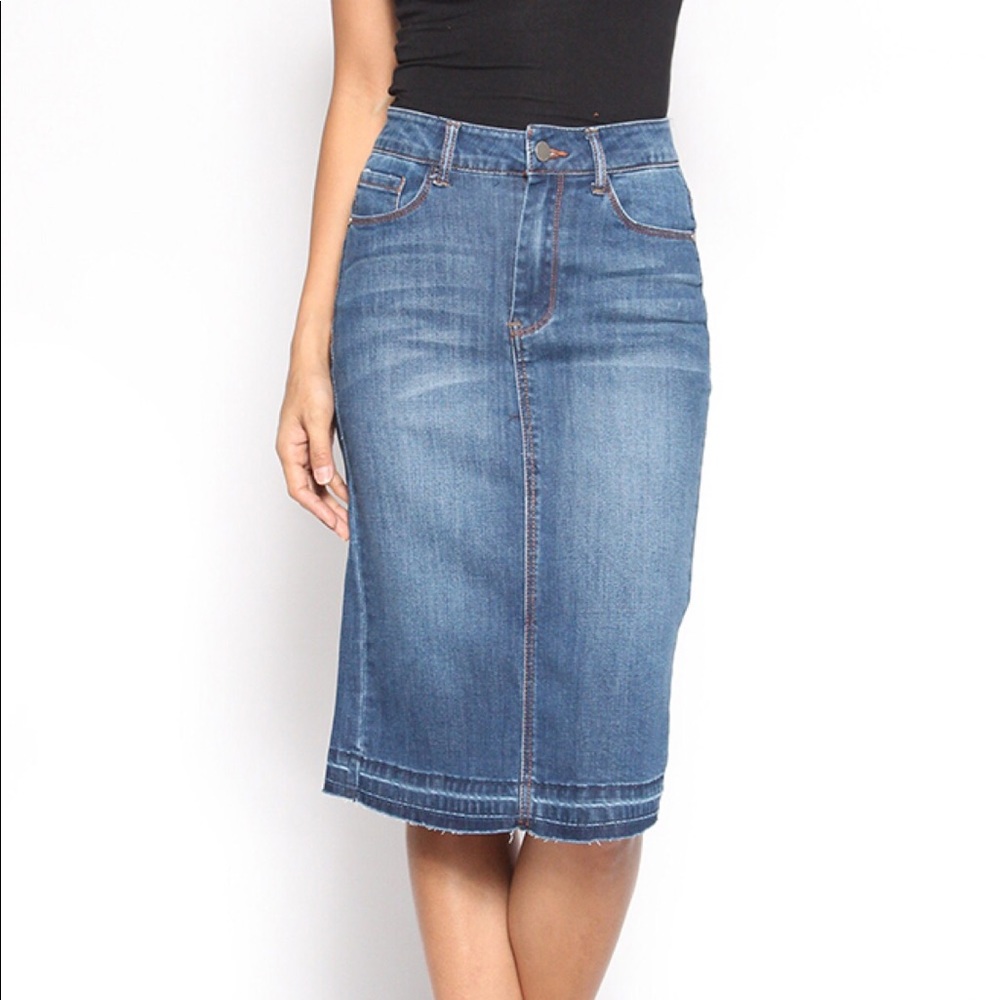 Gap Denim skirt modest